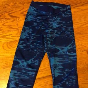 NIKE Dri-Fit Size M Crop Leggings. Worn once!